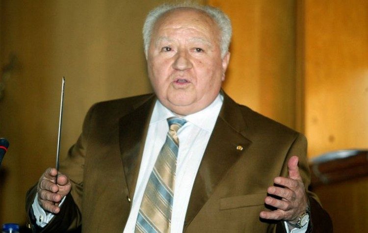 Πέθανε ο σεισμολόγος Βασίλης Παπαζάχος