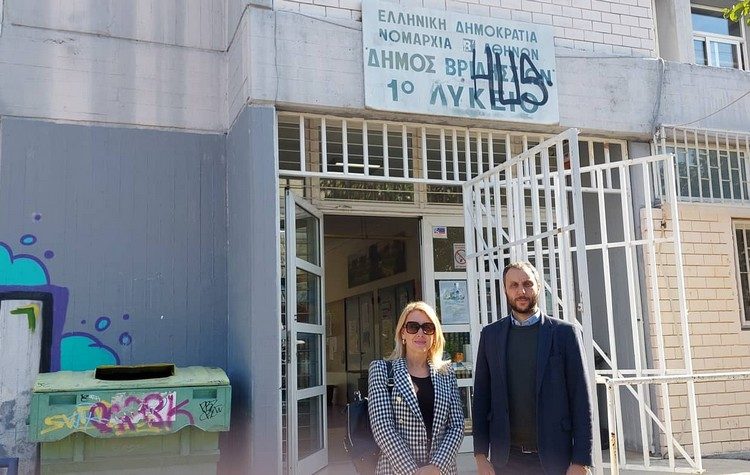 Κύκλο επισκέψεων στα σχολεία των Βριλησσίων άρχισε ο Γιάννης Πισιμίσης