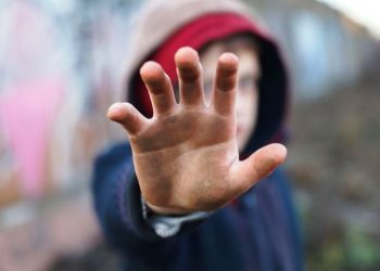 Ένωση Γονέων: «Οι φασιστικές πρακτικές δεν πρέπει να δηλητηριάζουν τα παιδιά»