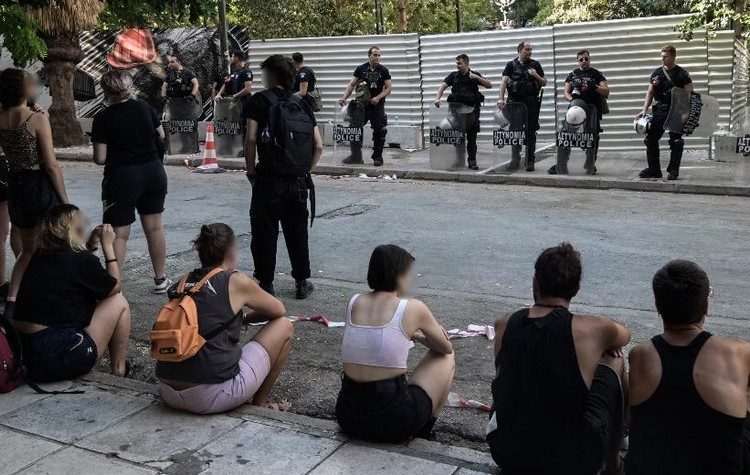 Να συνεχιστεί η κατασκευή μετρό στην πλατεία Εξαρχείων, λέει το ΣτΕ