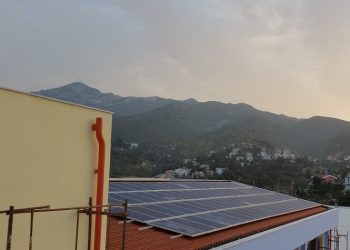 Συνδέθηκε με το δίκτυο του ΔΕΔΔΗΕ ο φωτοβολταϊκός σταθμός του 2ου Δημοτικού σχολείου Πεντέλης