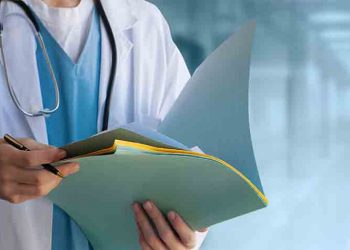 Η παγκόσμια έλλειψη Υγειονομικών Επιστημόνων