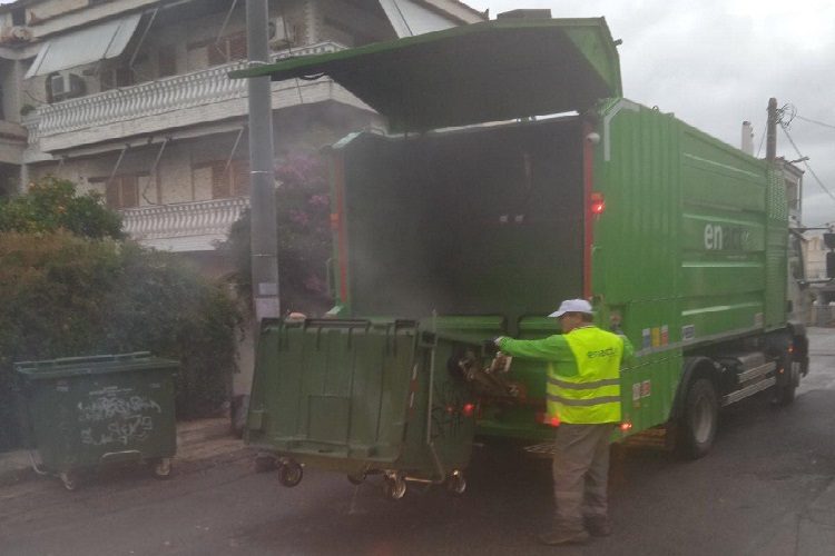 Πλύσεις κάδων σε όλη την έκταση του Δήμου