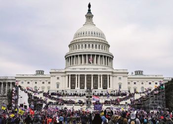 ΗΠΑ: Κάλπες σε βαρύ κλίμα