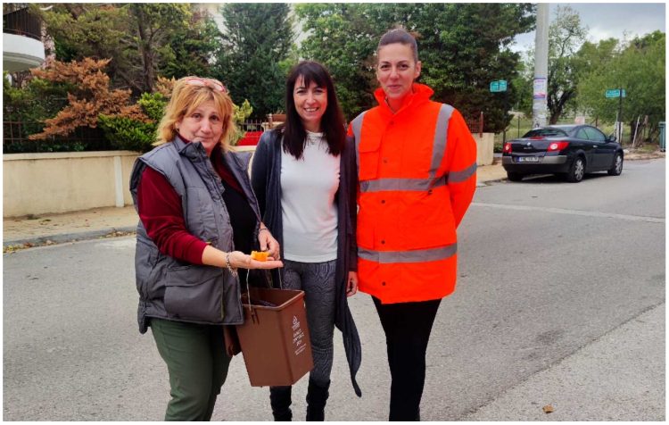 Συνεχίζεται η διανομή καφέ κάδων για τη χωριστή συλλογή υπολειμμάτων τροφών