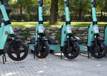 Πιο… έξυπνες οι μετακινήσεις στον Δήμο Κηφισιάς με ηλεκτρικά πατίνια