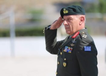 Ο Δήμος τιμά τον αρχηγό ΓΕΕΘΑ Κωνσταντίνο Φλώρο