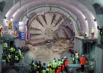 Γραμμή 4 μετρό: Η ώρα του… μετροπόντικα