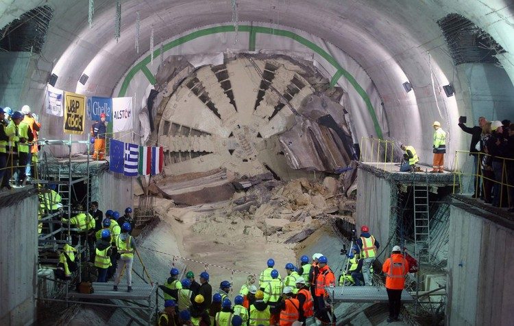 Γραμμή 4 μετρό: Η ώρα του… μετροπόντικα