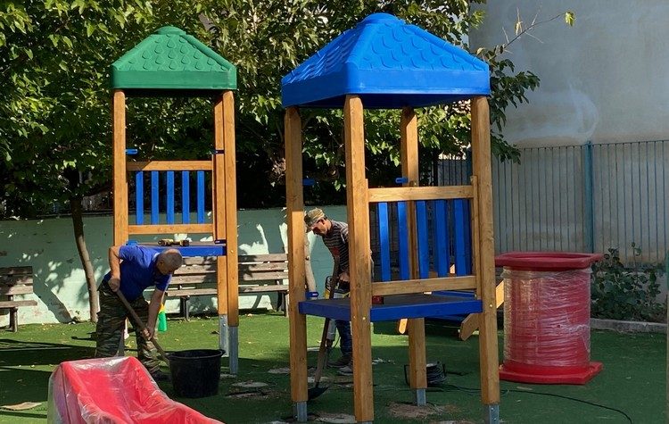 Νέα όργανα παιδικής χαράς σε Νηπιαγωγεία της πόλης