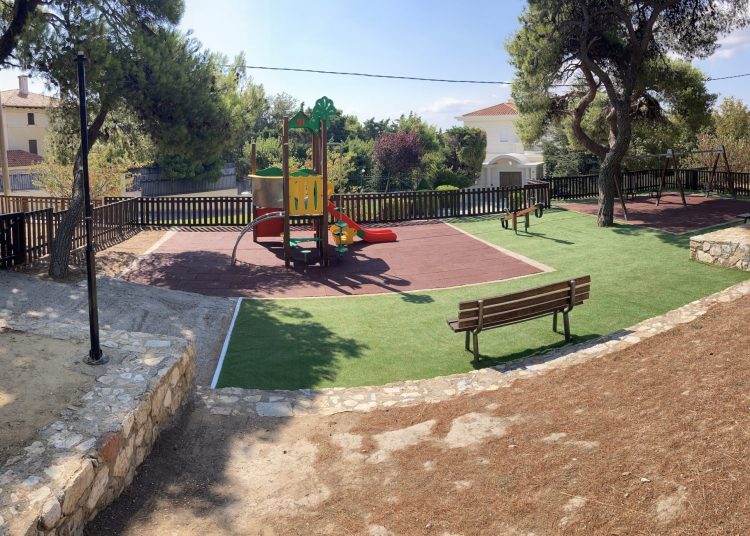 Η παιδική χαρά στη Δουκίσσης Πλακεντίας παραδίδεται προς χρήση στους πολίτες