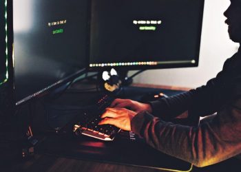 Παρακολουθήσεις: Να χυθεί άπλετο φως