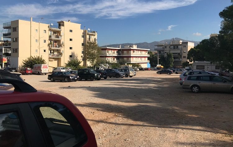 Συμμαχία Πολιτών: «Οι κάτοικοι πληρώνουν για την κεντρική πλατεία της Πεύκης, η οποία παρανόμως μένει στα χαρτιά»