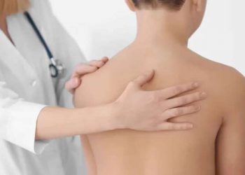 Δωρεάν εξετάσεις για σκολίωση - κύφωση παρέχει o Δήμος στους μαθητές