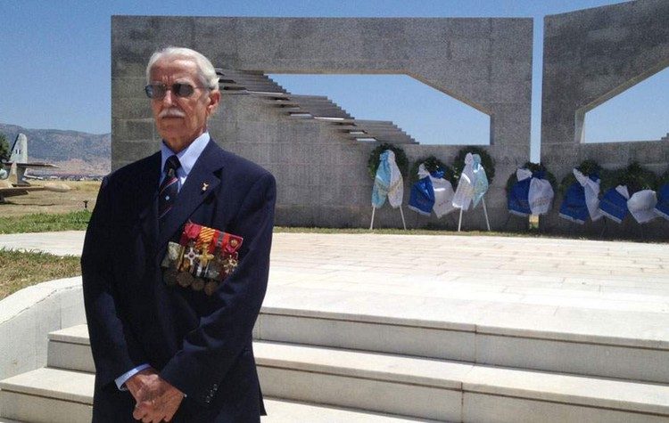 Κωνσταντίνος Χατζηλάκος: Πέθανε ο θρυλικός πιλότος του Β’ Παγκοσμίου Πολέμου