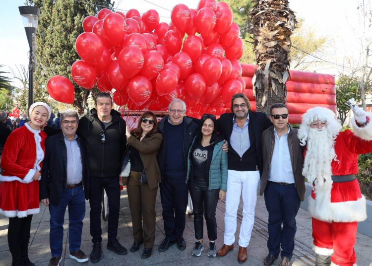 Επίσκεψη Αμπατζόγλου στο Εμπορικό Κέντρο της πόλης