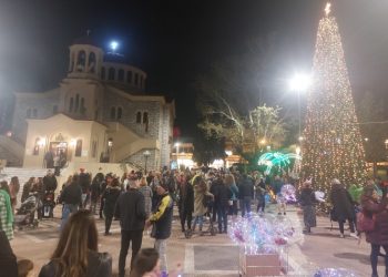 «Άναψε» το χριστουγεννιάτικο δέντρο του Δήμου - Τριήμερο εκδηλώσεων του ΠΑΟΔΑΠ
