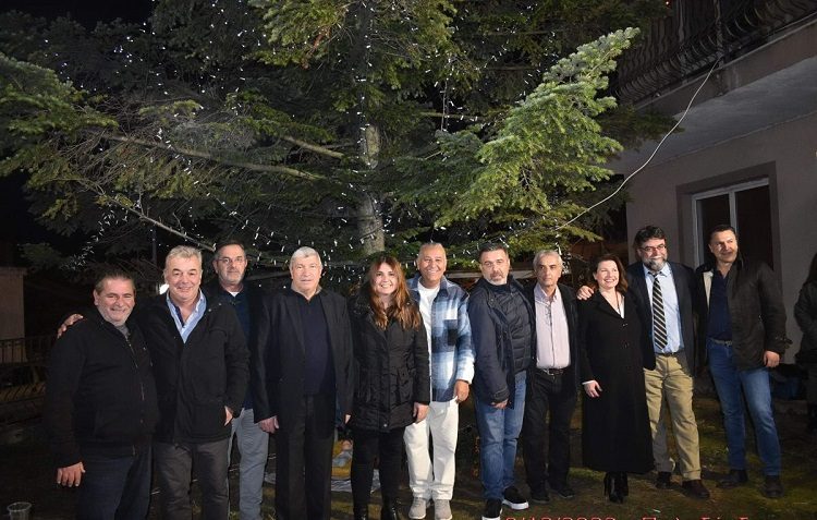 Άναψε το χριστουγεννιάτικο δέντρο στο Πολυδένδρι
