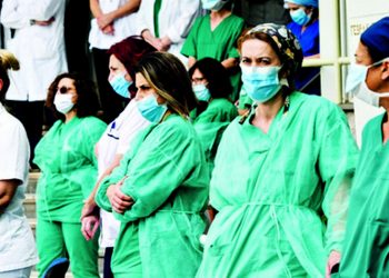 Σε τεντωμένο σχοινί…