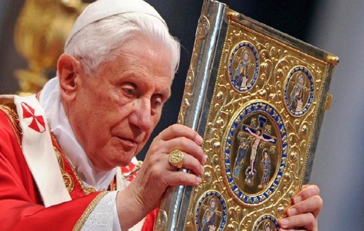 Πέθανε ο πρώην πάπας Βενέδικτος