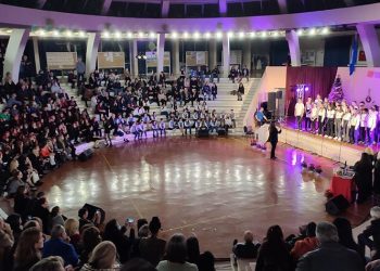 Μαγικό το Χριστουγεννιάτικο Φεστιβάλ Παιδικών & Νεανικών Χορωδιών (Βίντεο)