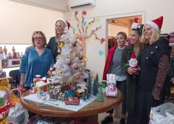 «Όλοι Μαζί Μπορούμε» & Δήμος: Συγκινητική η ανταπόκριση για τα χριστουγεννιάτικα δώρα