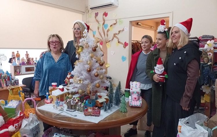 «Όλοι Μαζί Μπορούμε» & Δήμος: Συγκινητική η ανταπόκριση για τα χριστουγεννιάτικα δώρα