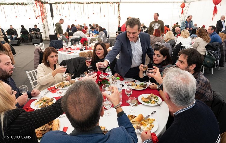 Οι εργαζόμενοι του Δήμου γιόρτασαν τα Χριστούγεννα με το καθιερωμένο γεύμα
