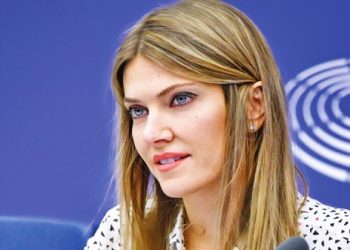 ΕΕ - Εύα Καϊλή: Αφαιρούνται άμεσα όλες οι αρμοδιότητές της