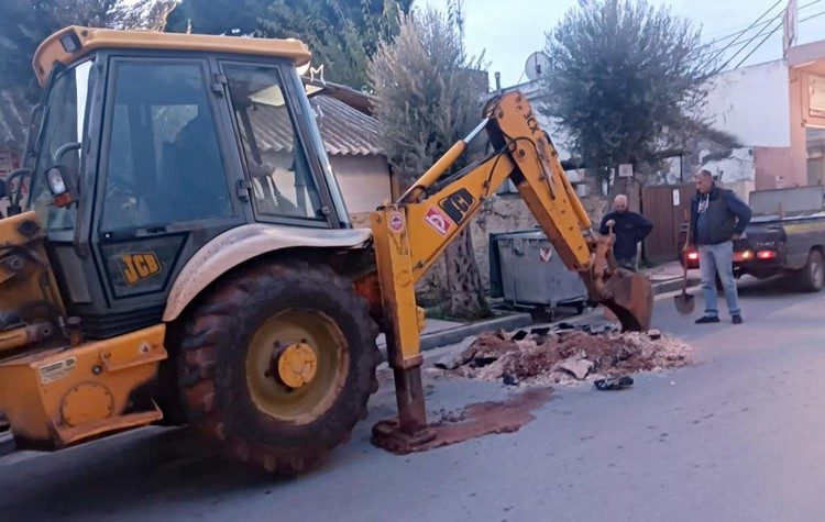 Κατάργηση του παλαιού αγωγού του δικτύου ύδρευσης στο κέντρο Νέας Μάκρης