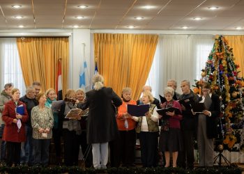 Χριστουγεννιάτικη ψυχαγωγία και διασκέδαση στα ΚΑΠΗ του Δήμου