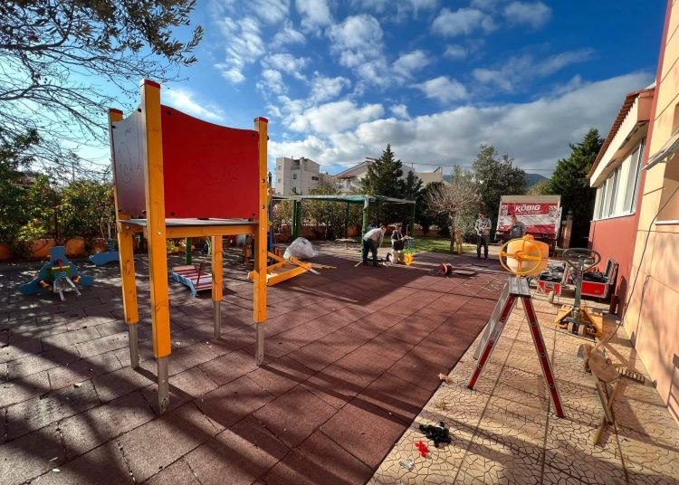 Nέα όργανα παιδικής χαράς στον Δημοτικό Βρεφονηπιακό Σταθμό Νέας Μάκρης