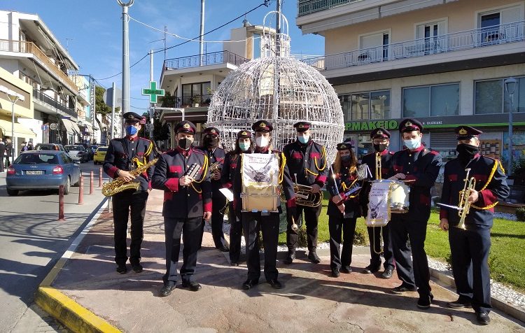 Παραμονή Χριστουγέννων γεμάτη μελωδίες από την Ορχήστρα Πνευστών και Κρουστών