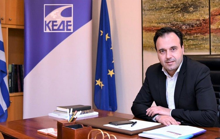ΚΕΔΕ για «νόμο Θεοδωρικάκου»: «Δεν υπήρχε άλλος τρόπος να διοικηθούν οι Δήμοι»