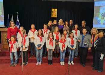 Τα ΚΑΠΗ Αμαρουσίου και ο δήμαρχος γιόρτασαν τον ερχομό των Χριστουγέννων