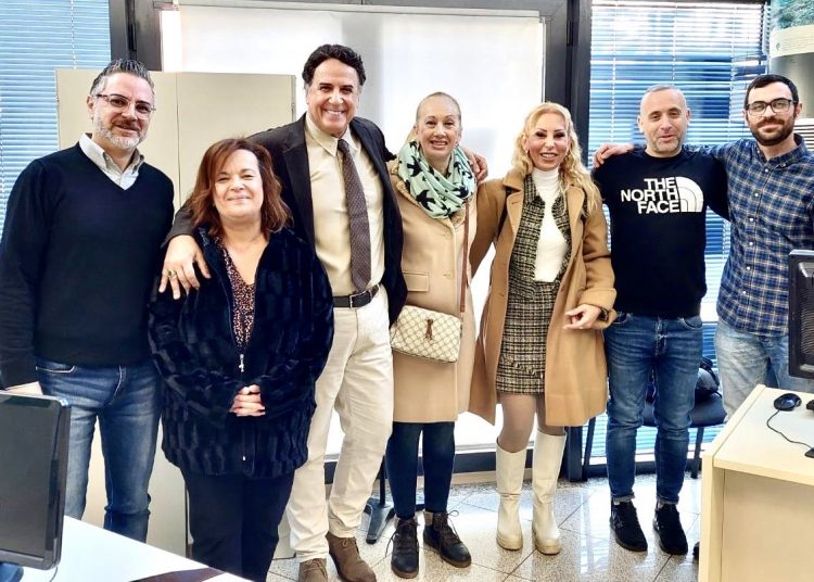 «Χαλάνδρι στο Φως»: Πρωτοχρονιάτικες ευχές σε προσωπικό του Δήμου