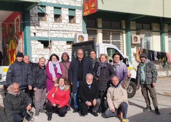 Η αλληλεγγύη έφτασε στον καταυλισμό των Κούρδων στο Λαύριο