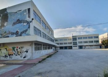 Επίθεση εξωσχολικών σε Γυμνάσιο της Νέας Ιωνίας με τραυματισμό μαθητή