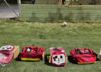 ΚΕΔΕ προς ΕΠΟ για απινιδωτές στα γήπεδα: «Μην πετάτε τη μπάλα στην κερκίδα»