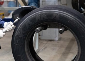 Σοβαρό ατύχημα στο αμαξοστάσιο του Δήμου με τραυματία από ελαστικό