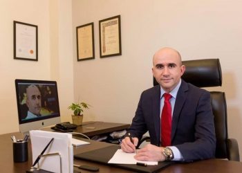 Προανήγγειλε την υποψηφιότητα του για δήμαρχος ο Γρηγόρης Λέων