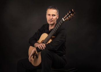 Μανόλης Ανδρουλιδάκης: Ρεσιτάλ κιθάρας και ελληνικής μουσικής στο «Από Κοινού Θέατρο»