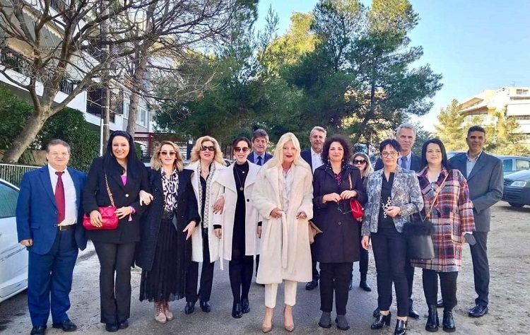 Στον αγιασμό των υδάτων στον Ι.Ν. Αγίου Παντελεήλονος Πεύκης η Μαρίνα Πατούλη Σταυράκη