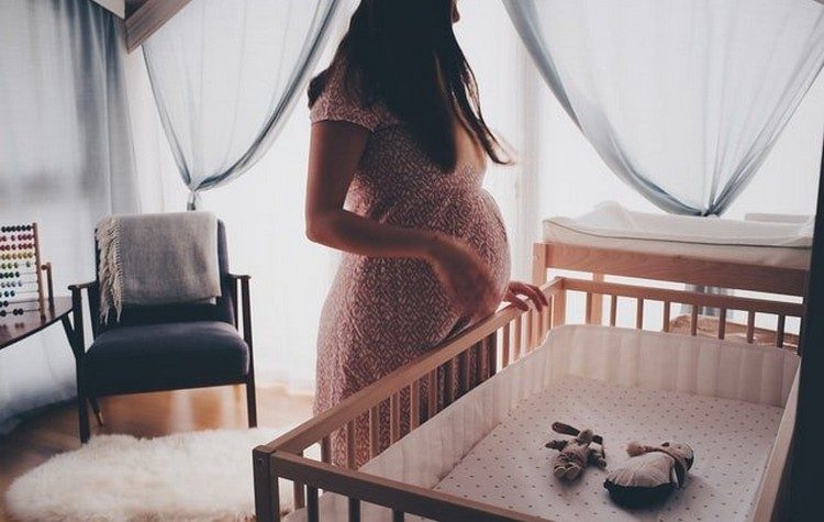 «Αγκαλιάζοντας την εμπειρία της απώλειας εγκυμοσύνης» από τη Σχολή Γονέων