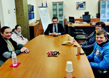 Σικιαρίδειο Ίδρυμα: Επίσκεψη παιδιών του Ιδρύματος στον Παναγιώτη Στάθη, διοικητή της 1ης Υγειονομικής Περιφέρειας Αττικής