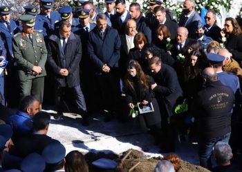 Βαθιά συγκίνηση και βουβός πόνος στην κηδεία του κυβερνήτη του μοιραίου Phantom Ευστάθιου Τσιτλακίδη