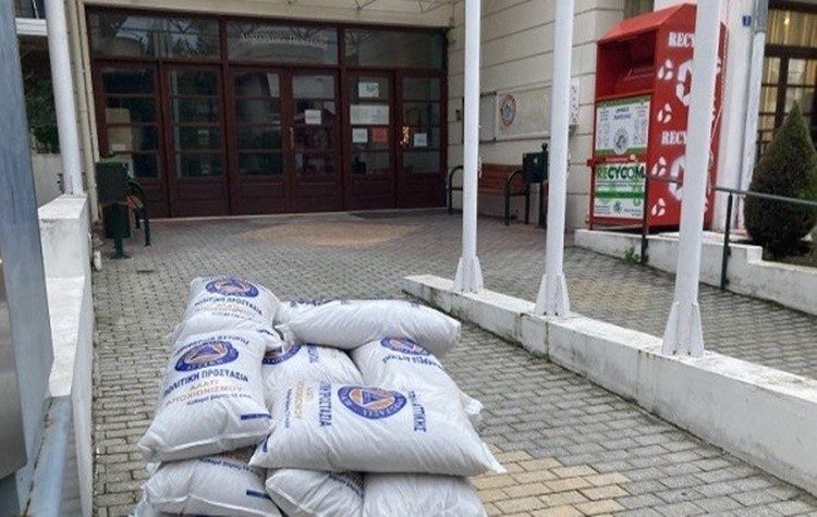 Διάθεση αλατιού και θερμαινόμενων χώρων εν όψει «Μπάρμπαρα» από τον Δήμο