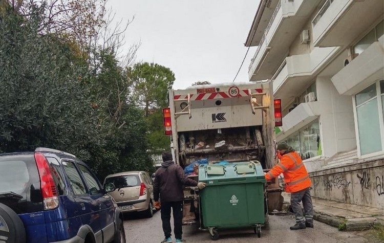 Με διπλά δρομολόγια ξεκίνησε η αποκομιδή των απορριμμάτων στον Δήμο