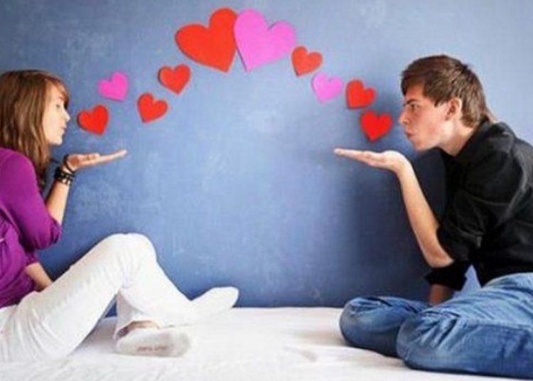 «’Ερωτας και εφηβεία - σχολείο και οικογένεια. Εύθραυστες ισορροπίες» από τη Σχολή Γονέων