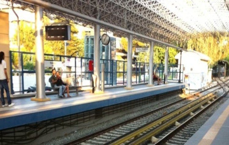 Μαχαιρώθηκε ανήλικος στον σταθμό του ΗΣΑΠ